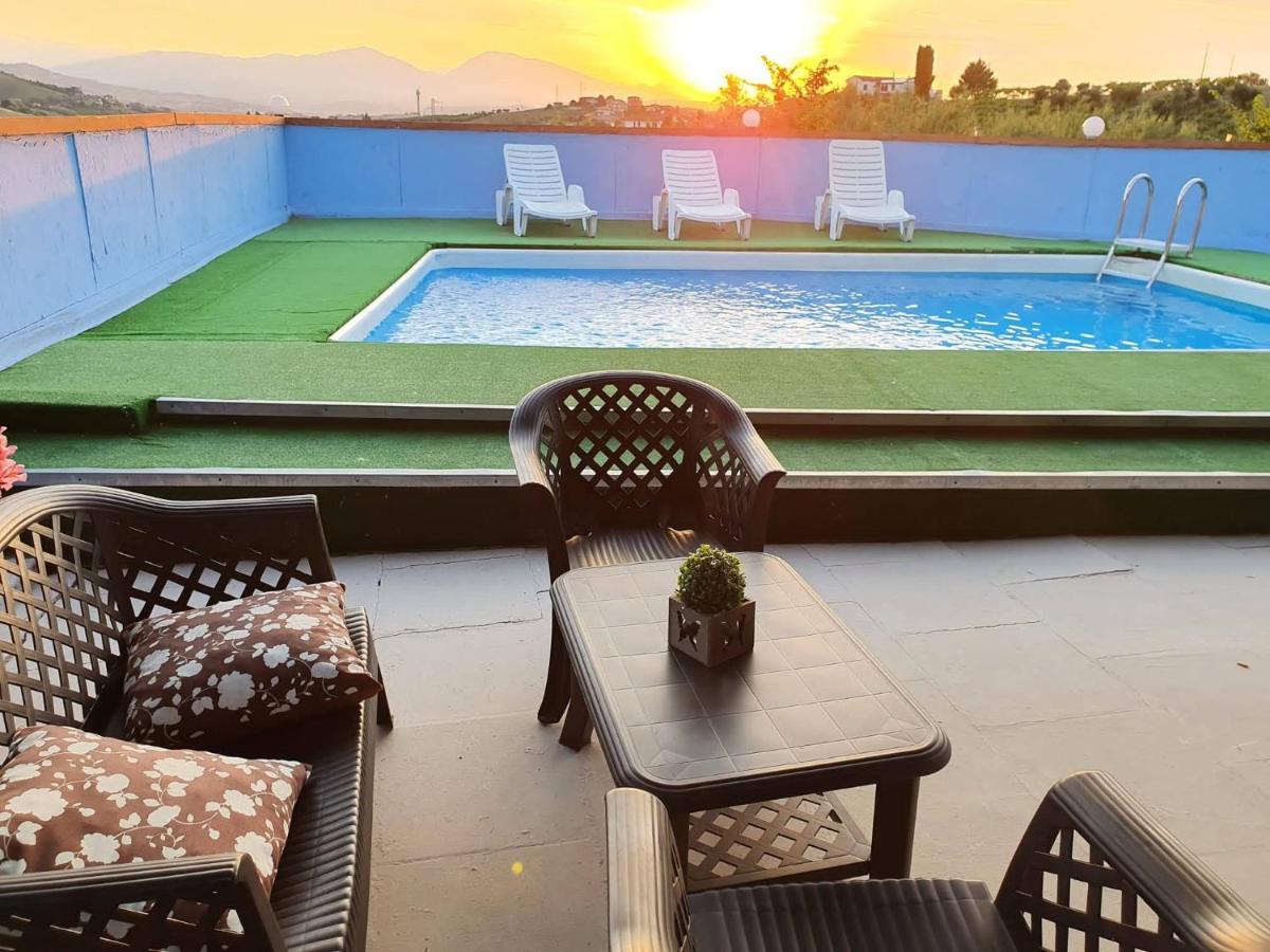רוזטו דליי אברוצי B&B Gli Amici Del Tubarello מראה חיצוני תמונה